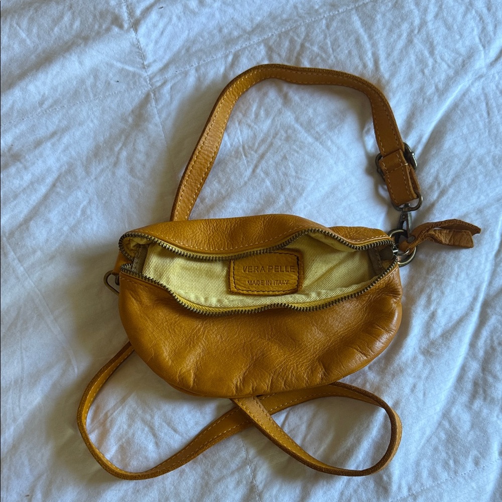 Vera Pelle Mustard Leather Crossbody Bag